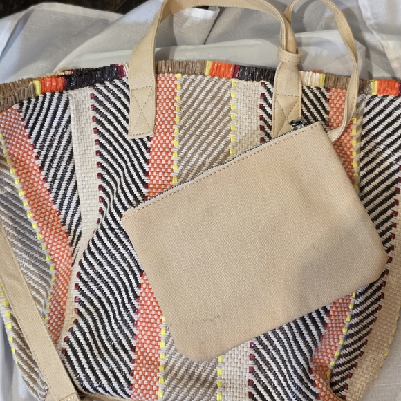Steve Madden "Brumi" Vibrant Striped Woven Tote with Pouch. - Picture 5 of 10
